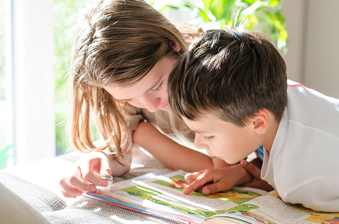 8 bienfaits de la lecture pour les enfants et adolescents (2026)